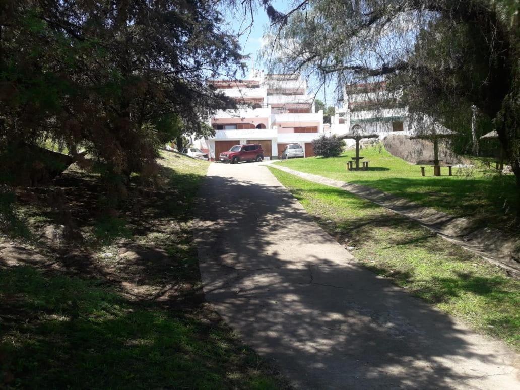Departamentos Carlos Paz Bajada Al Lago Villa Carlos Paz Exterior foto